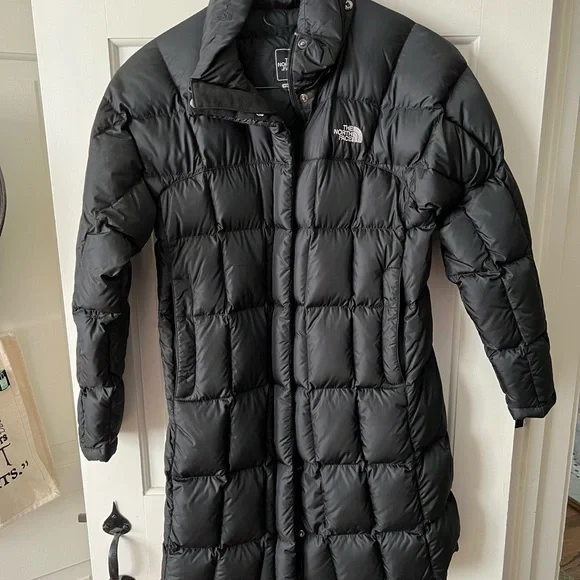 The North Face down coat. Size M. Very good condition. - Picture 4 of 7